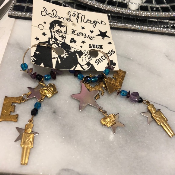 Vintage Island Magic Castles & Fantasy Hoop Earrings-Boutique - Picture 1 of 5
